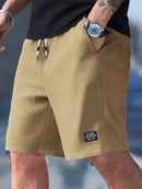 Calções Casuais Masculinos com Textura, Cintura com Cordão, Tecido Leve de Poliéster, Bolsos para Uso Diário, Praia ou Atividades ao Ar Livre | Calções com Cordão | Calções Leves